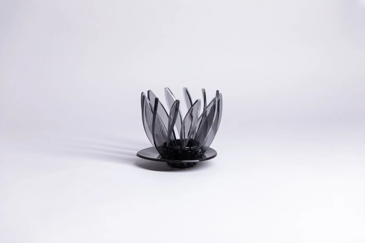 V60 "Suiren" Coffee Dripper 02